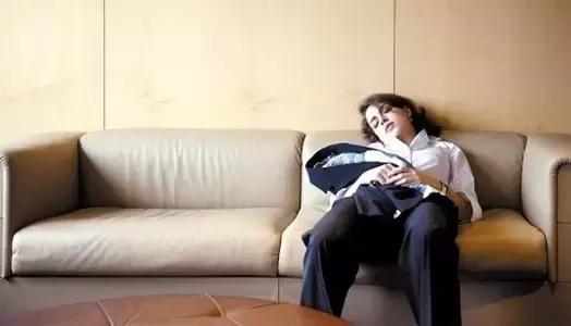 睡觉时小腿抽筋起来后还很痛,睡觉时小腿抽筋吃什么药