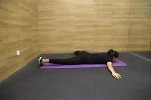 解决腰痛的腰椎锻炼方法,练一下腰椎的操