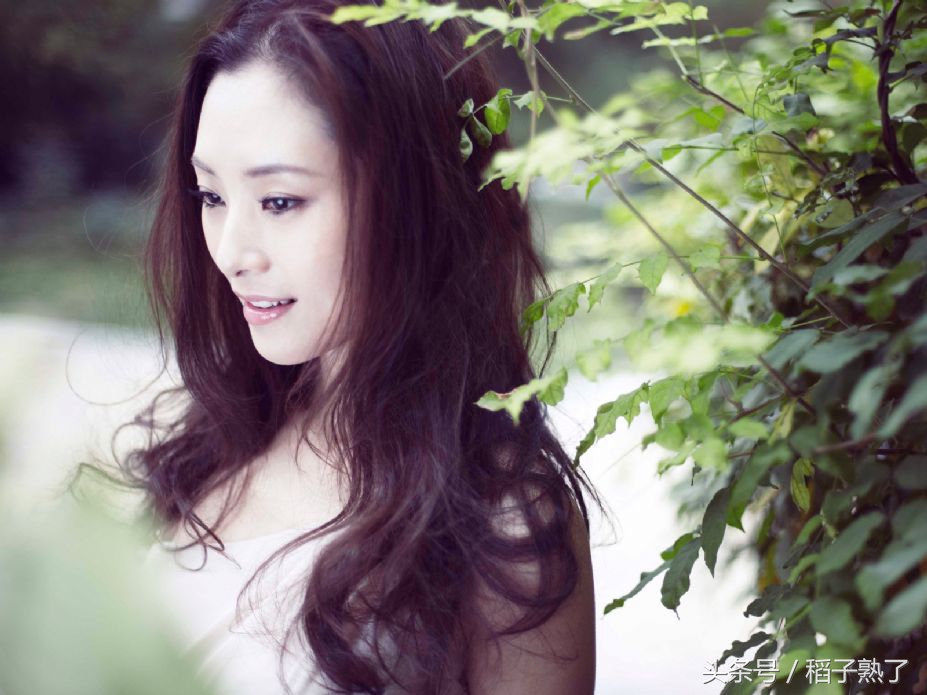 怎样试探一个女人是否喜欢自己,男人试探女人喜欢你的肢体动作