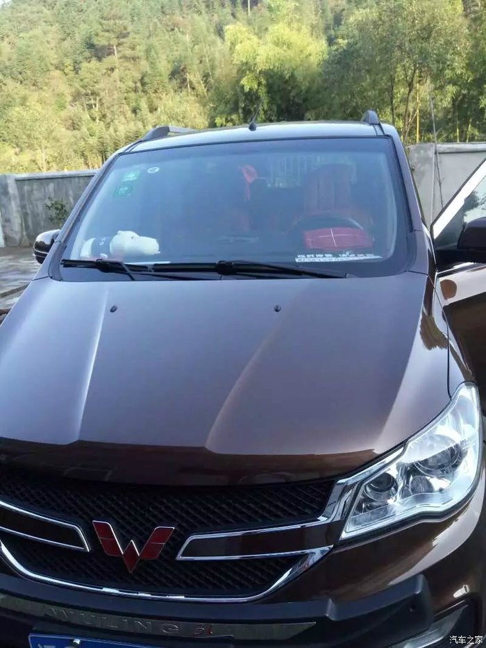 国产神车五菱宏光牛逼视频,国产五菱神车跑秋名山