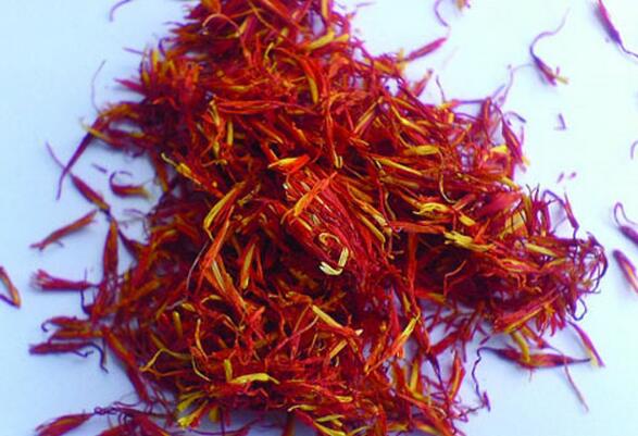 泡脚的时候水里加点这些东西,三种病不能随便泡脚