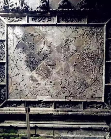 这个村庄一千年前建了个生态下水道，全村至今不淹水，生物还活着