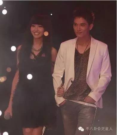 丧父暴瘦一天只吃一根香蕉的他却被骂,跟唐嫣杨丞琳有关