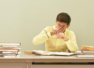 久坐工作很累怎么回事,上班久坐怎么缓解疲劳