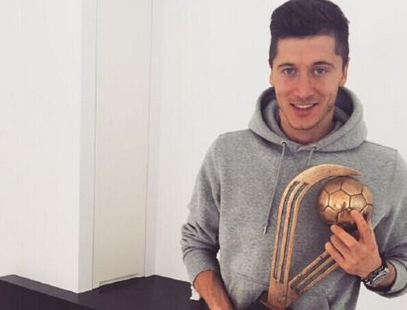 伊布“十连冠”！这些国家的足球先生完全没有悬念