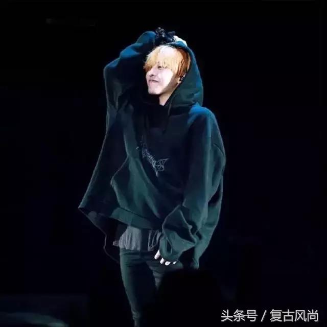 连帽卫衣今年很流行,长款连帽卫衣怎么穿才好看