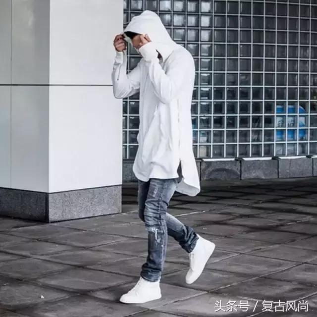 连帽卫衣今年很流行,长款连帽卫衣怎么穿才好看