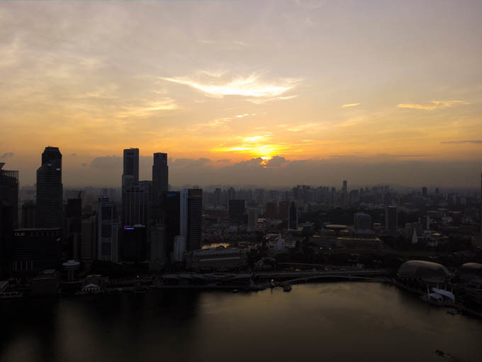 去新加坡,如果你有预算,建议至少去金沙酒店住一晚