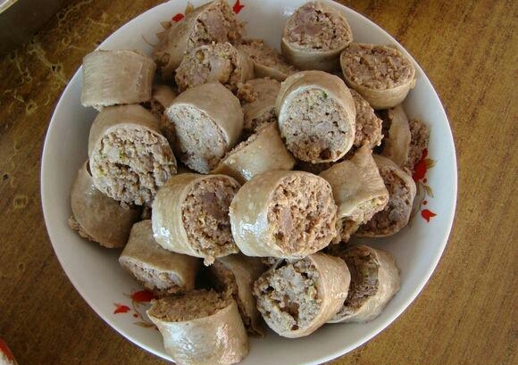 东北真正的杀猪菜看着就让人过瘾,吃东北的杀猪菜哪的最正宗