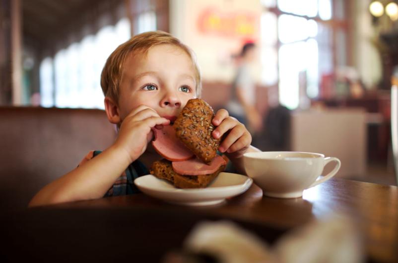 怎么给孩子调时差,如何给小孩倒时差