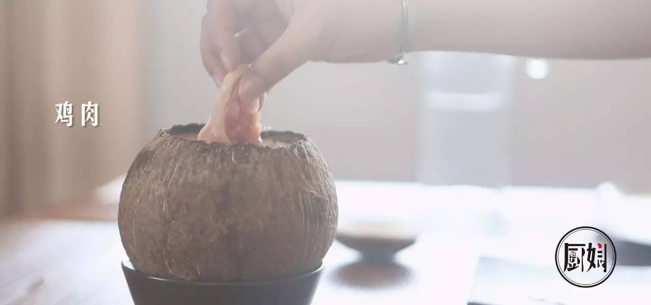 鲜炖花胶滋补养生,夏天适合炖花胶