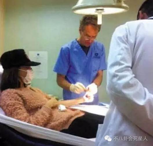 丧父暴瘦一天只吃一根香蕉的他却被骂,跟唐嫣杨丞琳有关