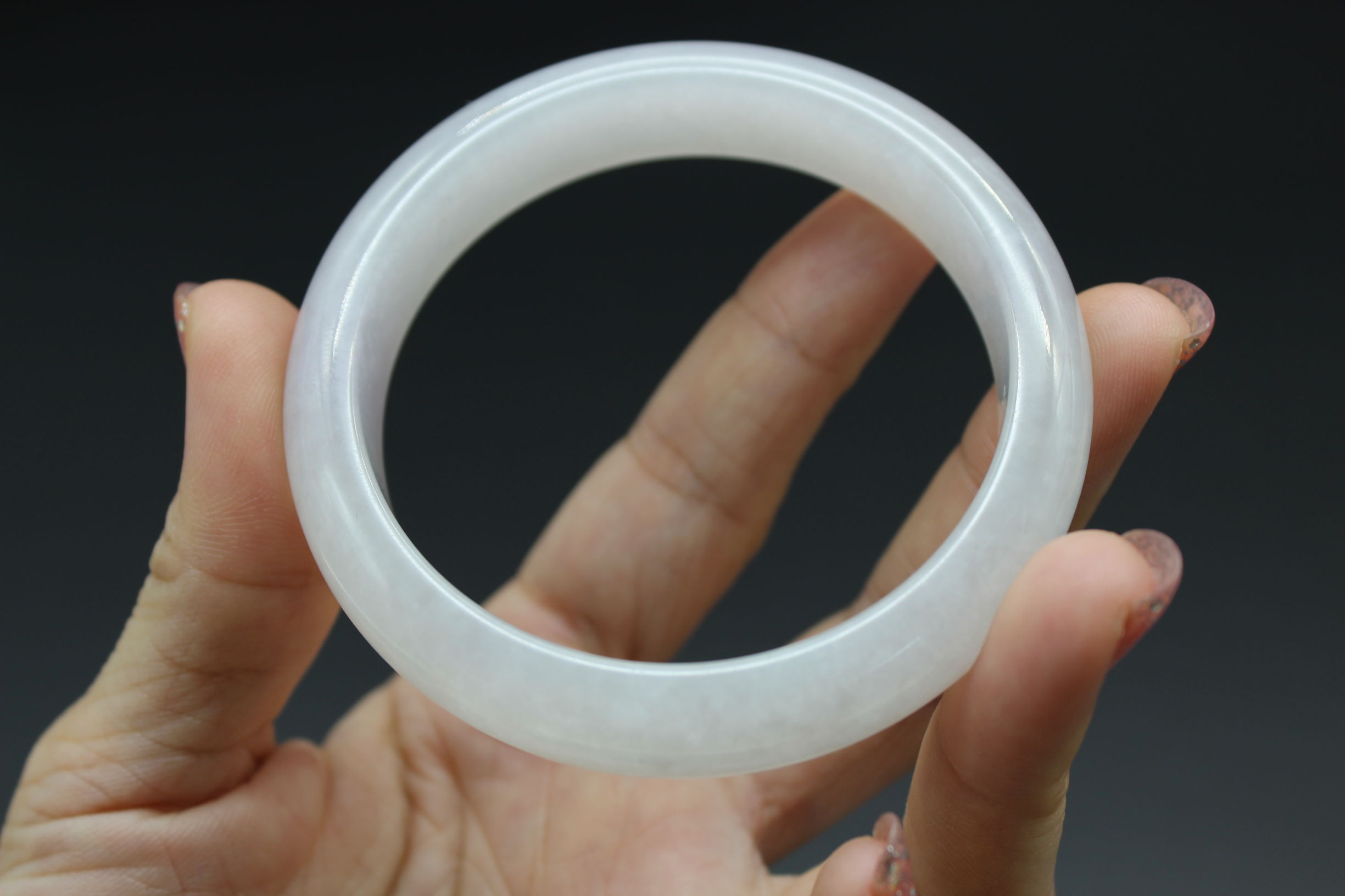 翡翠怎么保养比较好,翡翠可以上油保养吗