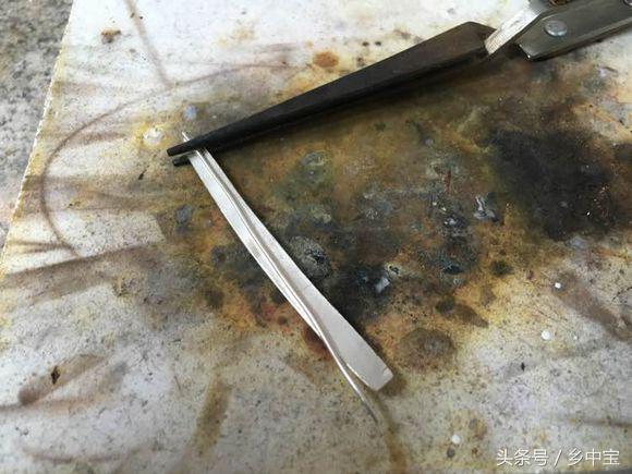 纯手工打造一枚银戒指的过程,纯手工银戒指简单的值多少钱