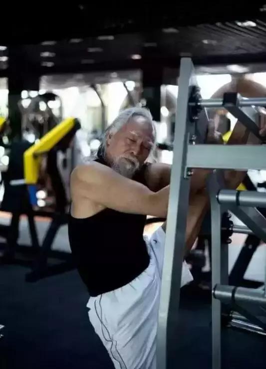 在这个笑贫不笑娼的时代文案,笑贫不笑娼的年代该如何生存