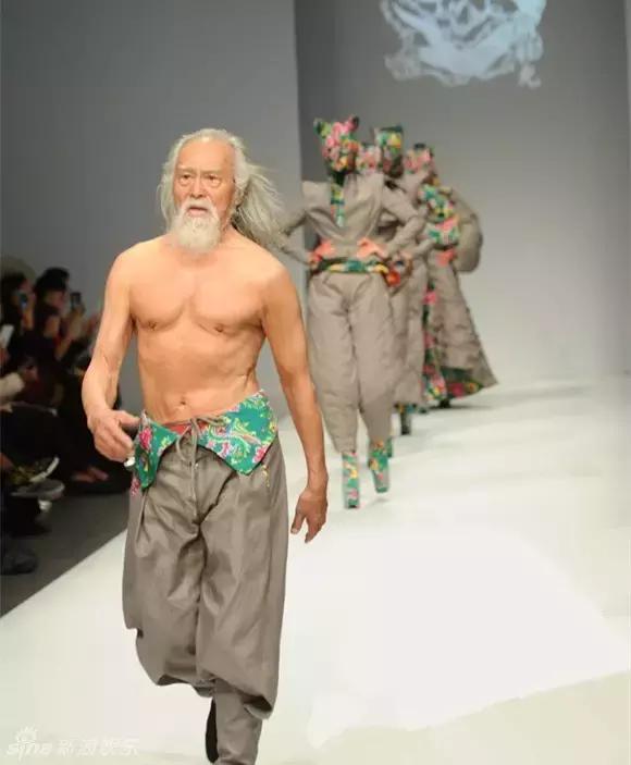 在这个笑贫不笑娼的时代文案,笑贫不笑娼的年代该如何生存