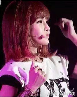 女生修饰大脸的发型,大脸女生适合的发型简约气质