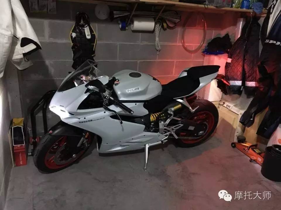 女生都喜欢杜卡迪吗,现实中遇见杜卡迪