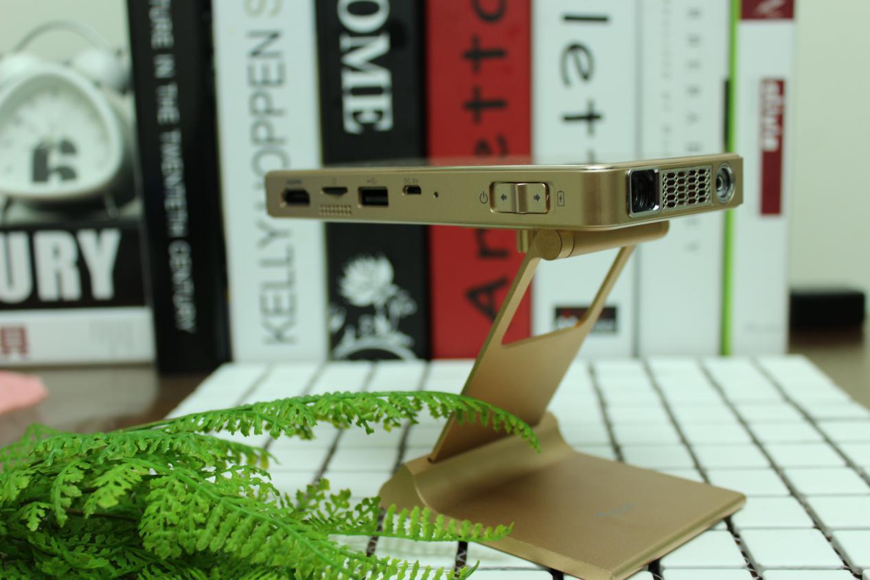 客厅观影革命，神画小媚评测体验