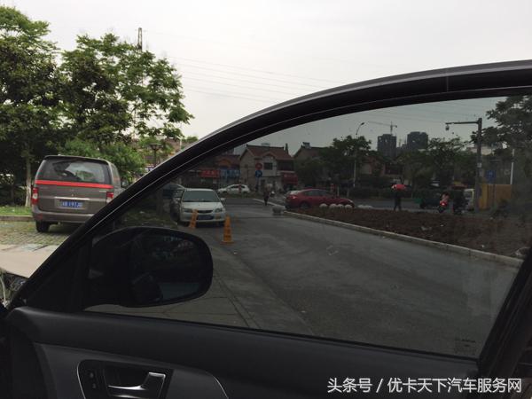 哈弗h2前挡风玻璃内贴的膜,哈弗h2白车身贴膜黑顶