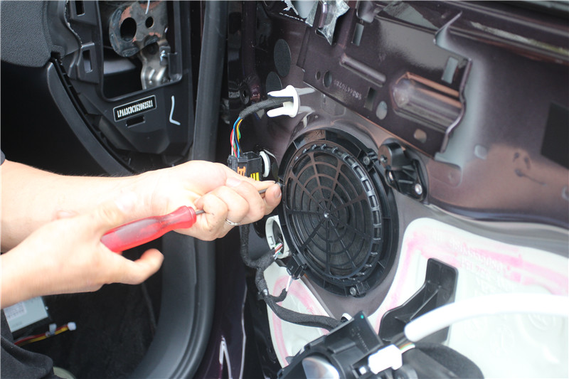 标致ds6怎么样,标致ds6倒车影像