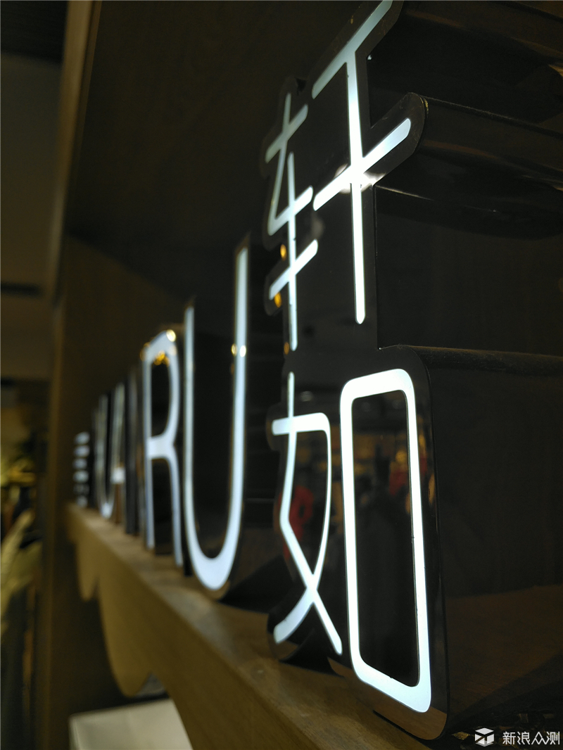 锤子m1是双扬声器吗,锤子m1刚出时多少钱