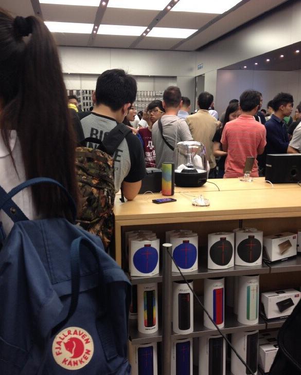 趁着大降价，周末过香港买iPhone6s，现场火爆