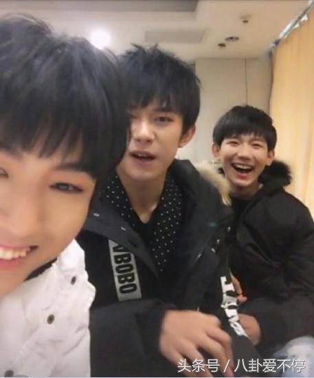 易烊千玺面对粉丝说娶我,易烊千玺微博之夜走路王俊凯王源