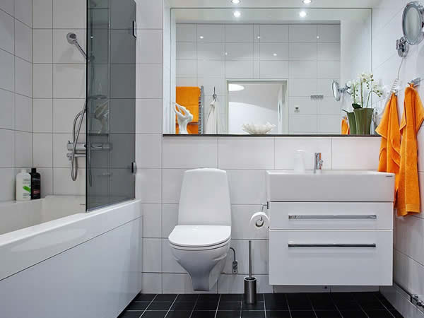 老师傅忠告:家里马桶绝对不能随便乱移位,要移动必须这样操作!