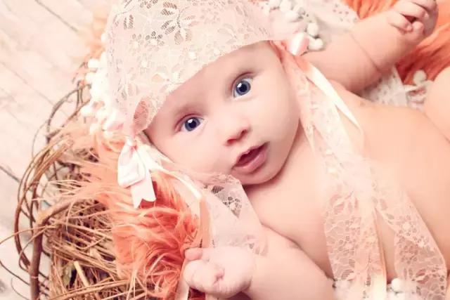 春季宝宝嘴唇干裂要怎样食疗,宝宝冬季嘴唇干裂小妙招