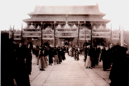 深宫里抑郁的女人:末代皇太后,紫禁城孤魂!