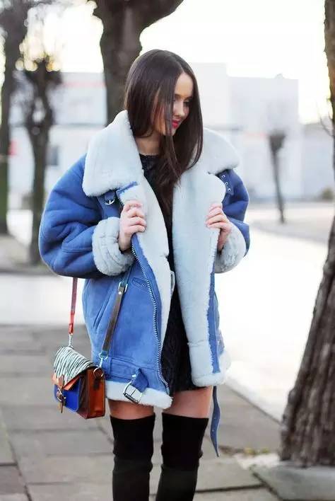 baby杨幂走秀,杨幂baby同框滑雪