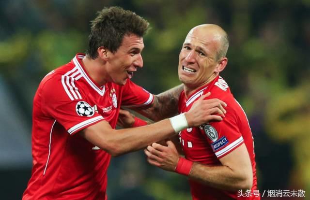 男人喜欢踢足球,是男人就要踢足球