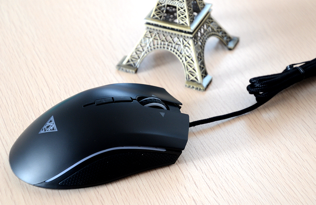 曼巴眼镜蛇鼠标评测,百元鼠标定位准