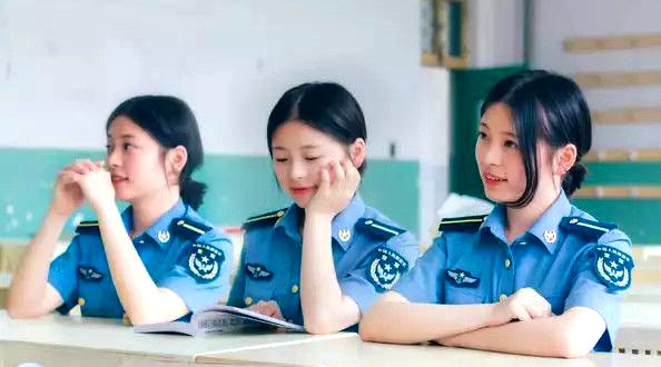 读军校好不自由,在军校里的生活辛苦吗