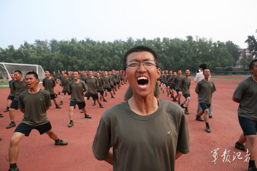 读军校好不自由,在军校里的生活辛苦吗