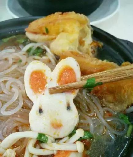 还是憋吃9块钱的砂锅大嘴猴啦，我们一起去吐吧