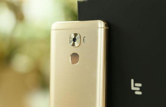 机情烩：苹果又陷“冰冻门”6s被冻自动关机！