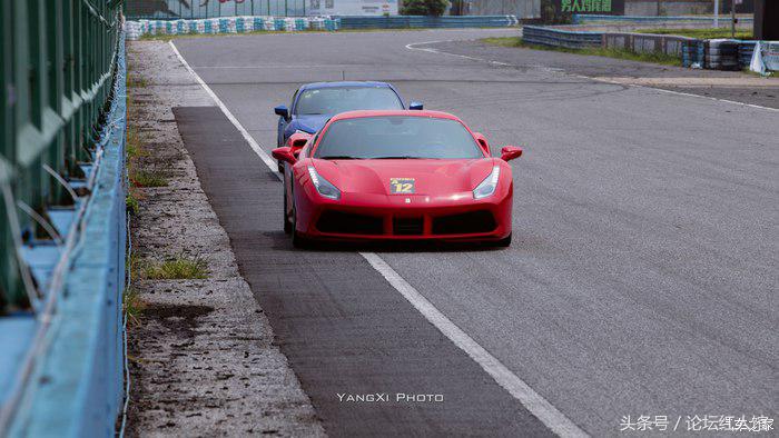 法拉利488评测重装上阵,法拉利488拆车视频