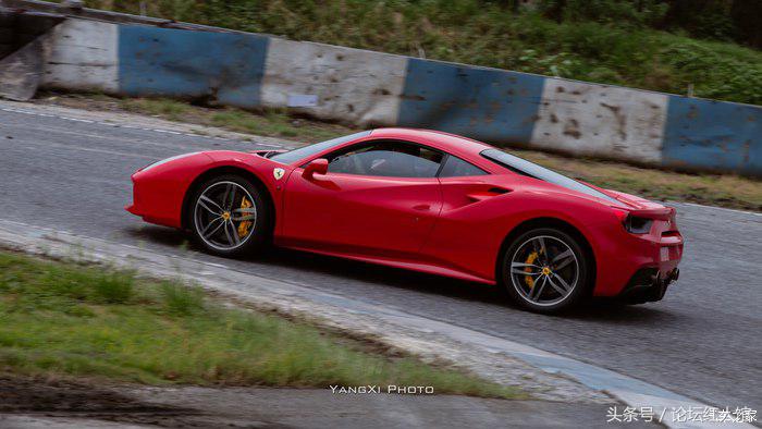 法拉利488评测重装上阵,法拉利488拆车视频