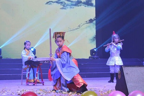 流光溢彩迎新夜心心连新齐飞扬