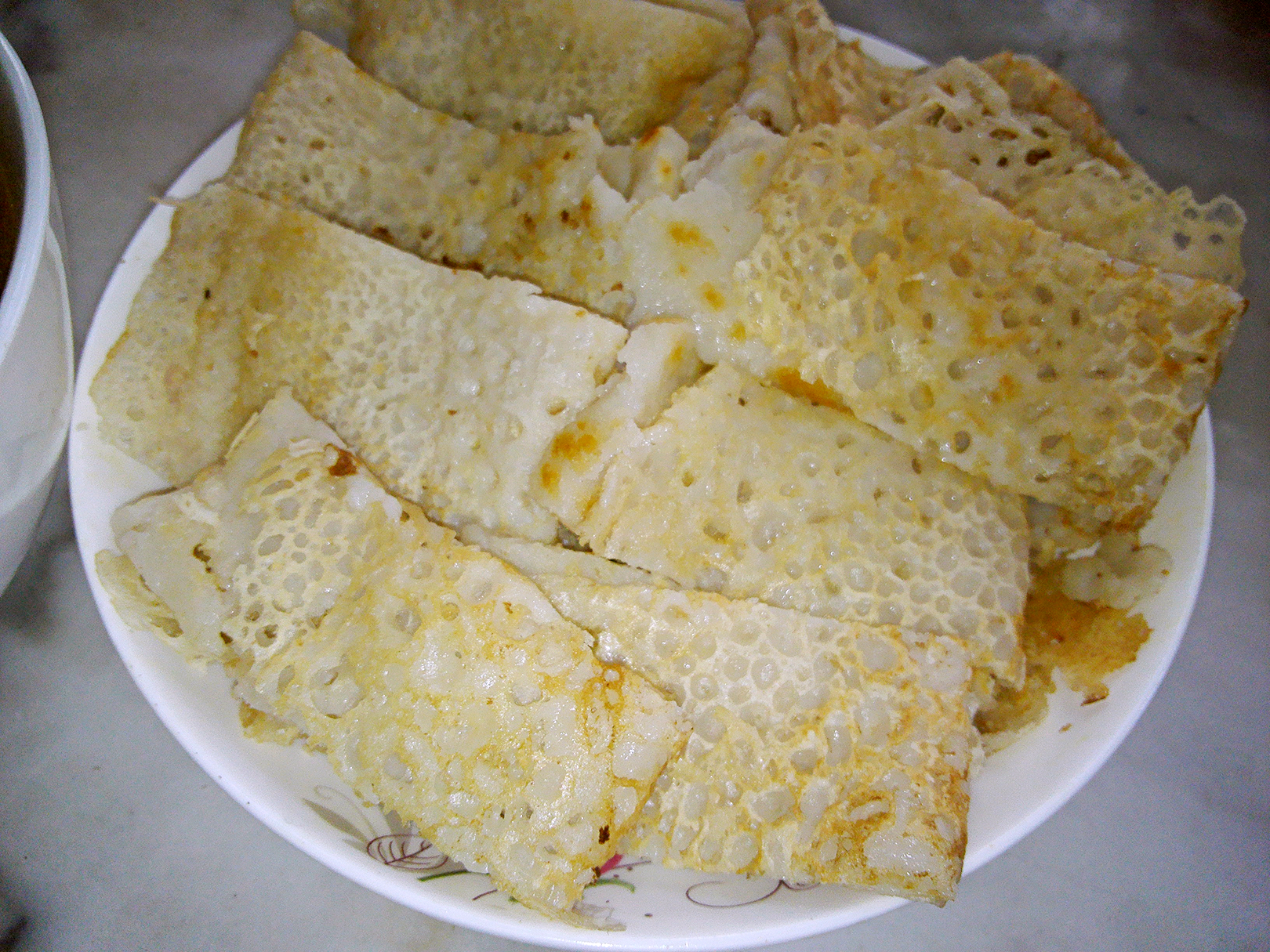 老家炒馍农家小院美食,乡村美食鸡窝烧饼