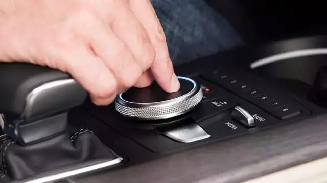 你想了解奥迪a4l的最新状态吗,两分钟让你了解新款奥迪a4l