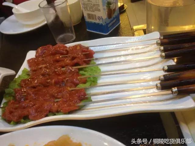 大家都来评评理！这种带个大草帽的火锅在铜陵能火爆？