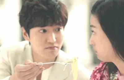 全智贤惊艳瞬间蓝色大海的传说,全智贤蓝色大海的传说紫色穿搭