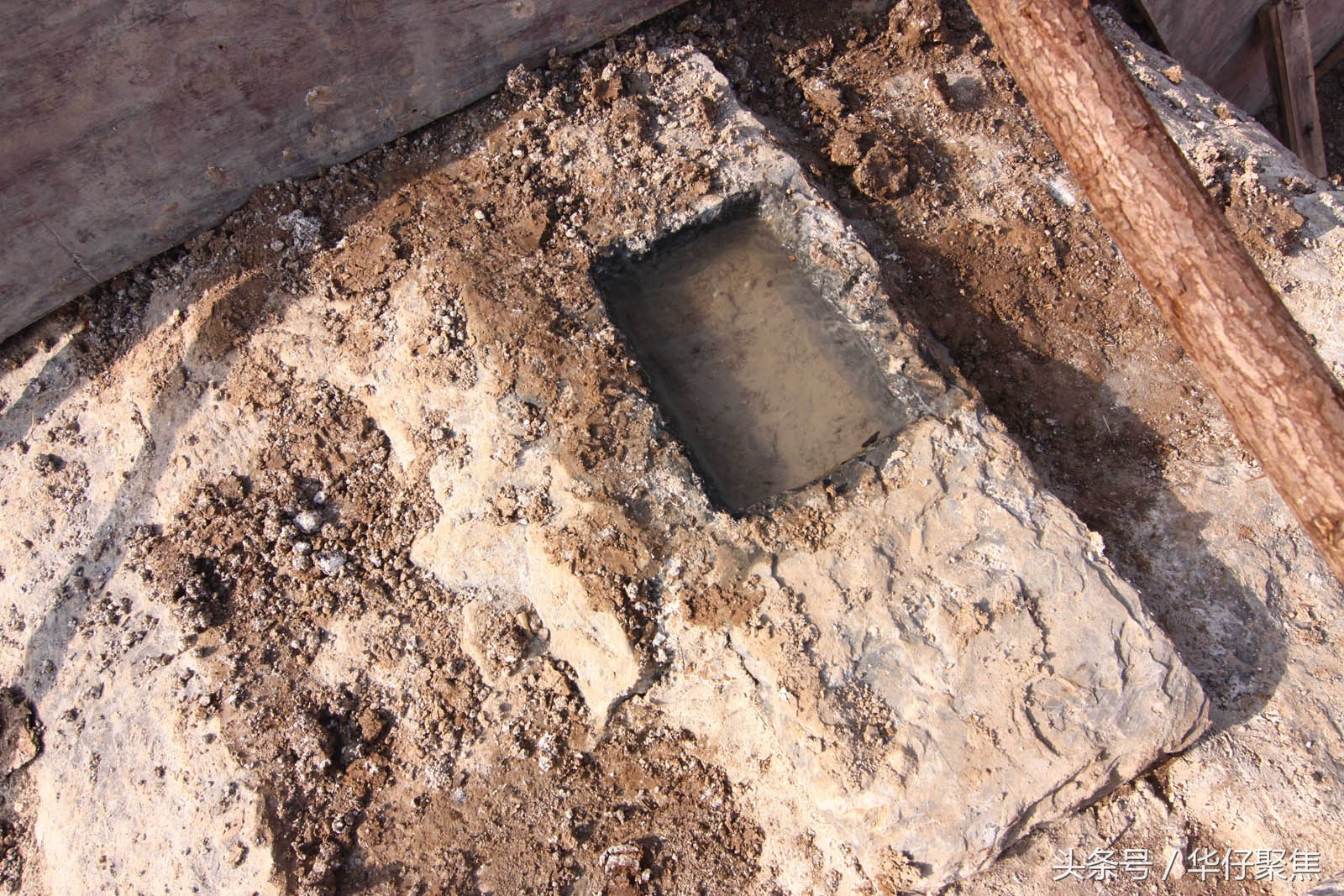 考古发现古墓舍利子,探寻3000座古墓解密摸金校尉