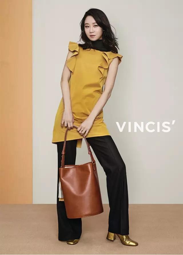 孔孝真同款棉袄,孔孝真穿搭灰色大衣