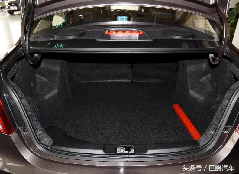 吉利金刚对比吉利帝豪,吉利远景x3跟吉利金刚