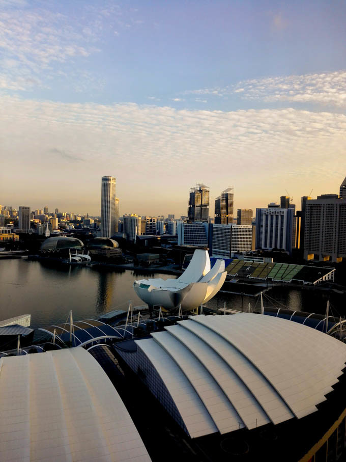 去新加坡,如果你有预算,建议至少去金沙酒店住一晚