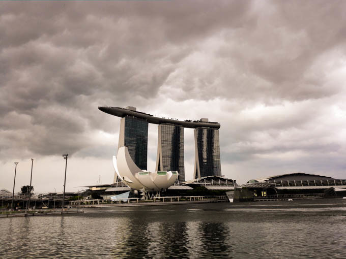 去新加坡,如果你有预算,建议至少去金沙酒店住一晚
